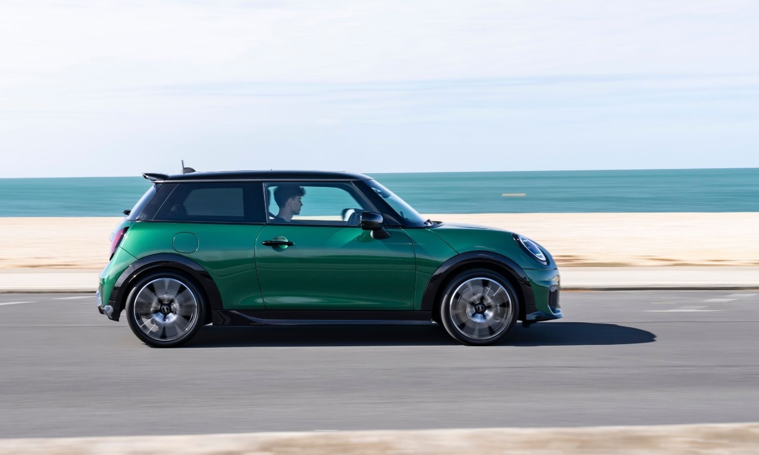 Social media marketing tips to drive auto brand car sales